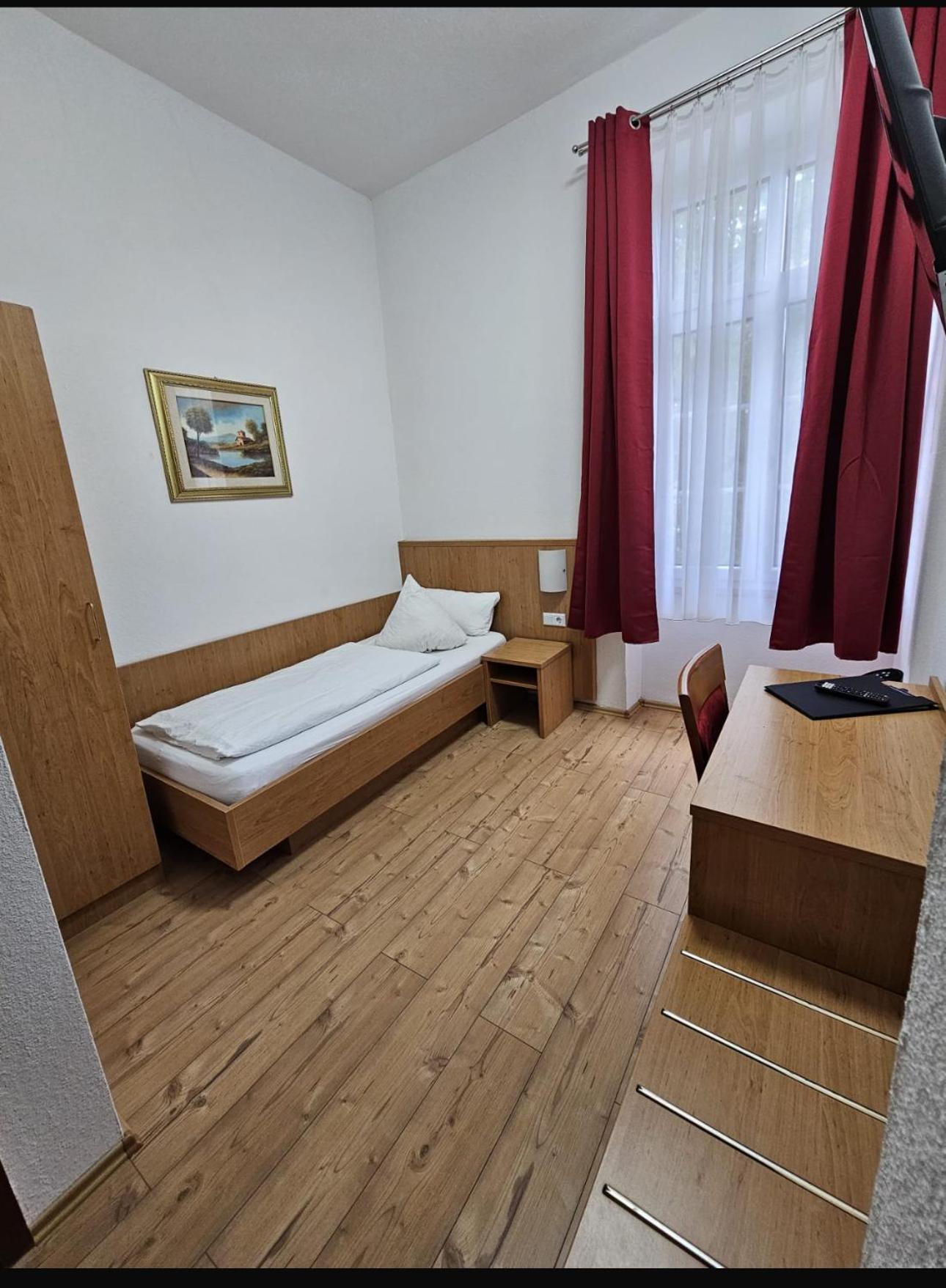 Hotel Restaurant Schwert Kehl Екстериор снимка