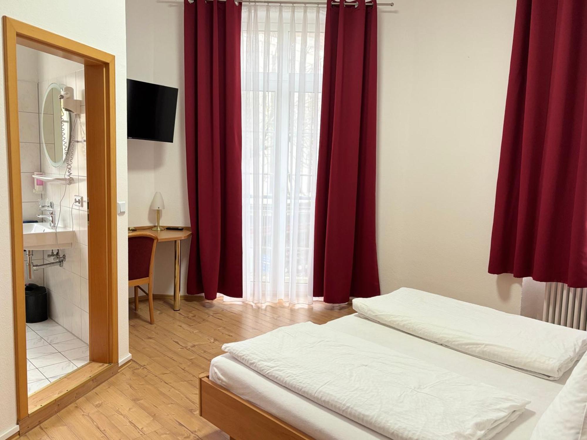 Hotel Restaurant Schwert Kehl Екстериор снимка