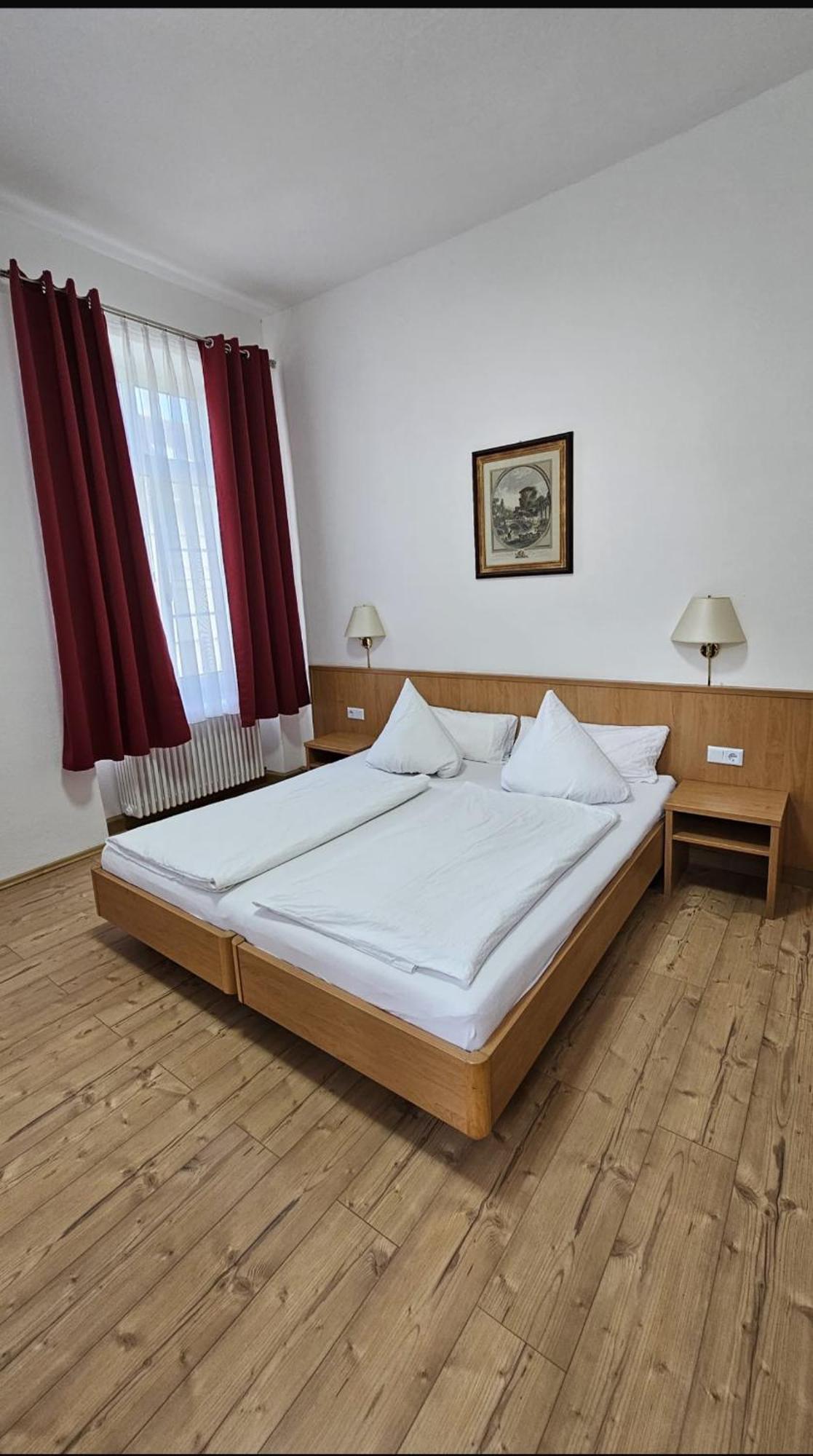 Hotel Restaurant Schwert Kehl Екстериор снимка