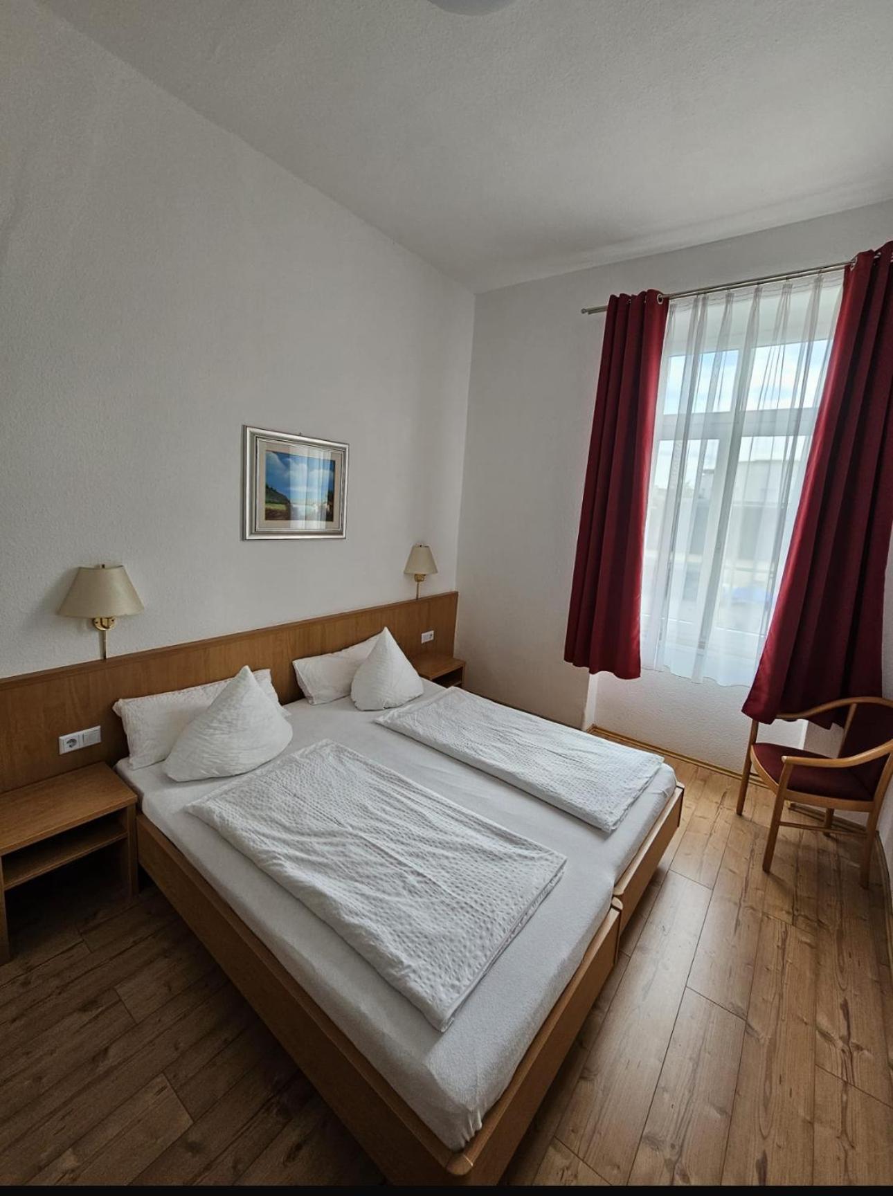 Hotel Restaurant Schwert Kehl Екстериор снимка